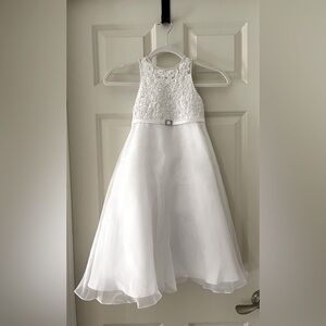 David's Bridal Flower Girl's sleeveless Dress 5 layers of tulle/skirt Wedding 3T